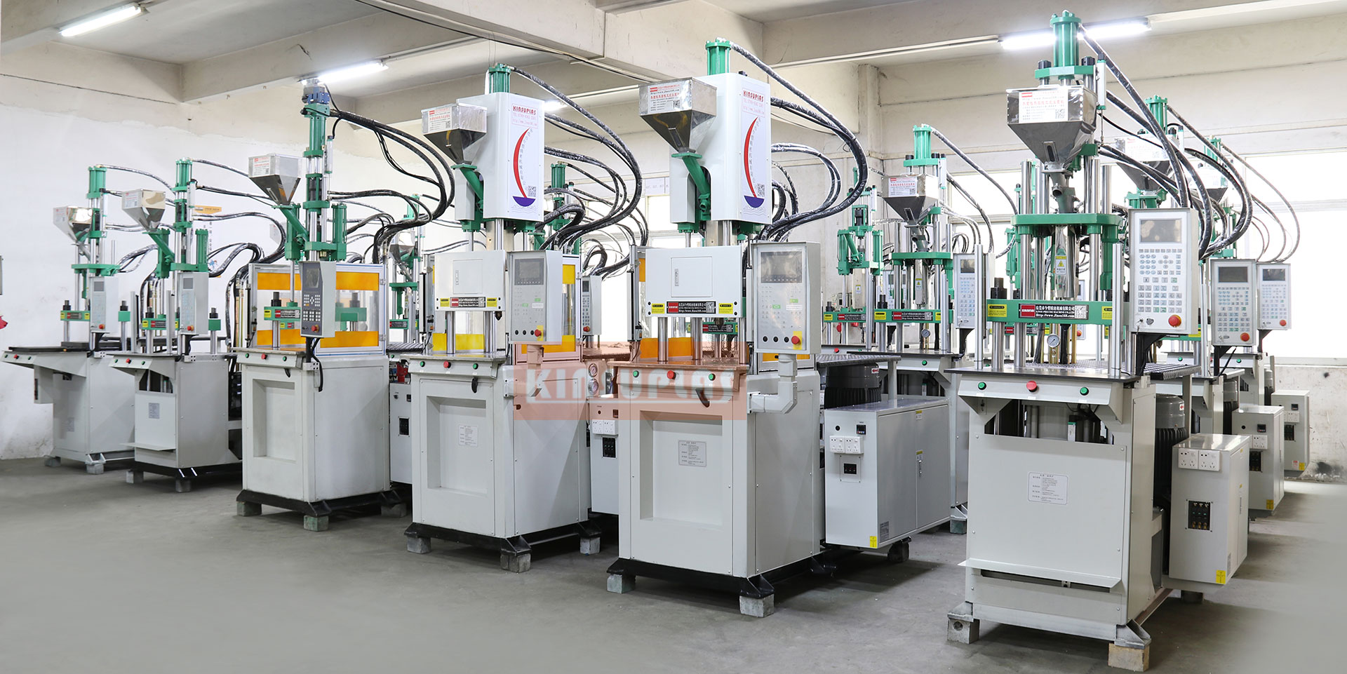 廣東注塑機(jī)廠(chǎng)家車(chē)間一角